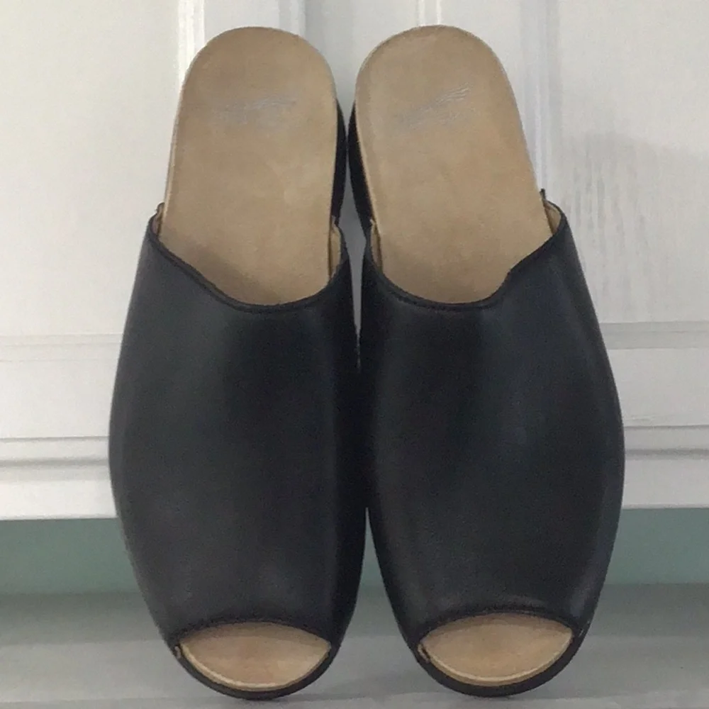 Dansko Ravyn Nappa Black NWOB Leather Slip On Sandals Size 10(40)